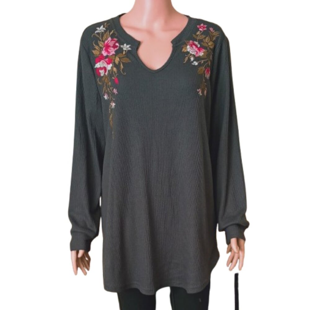Bloomchic Waffle Knit Top 14-16 Gray Embroidered Floral Split Neck Long Sleeved